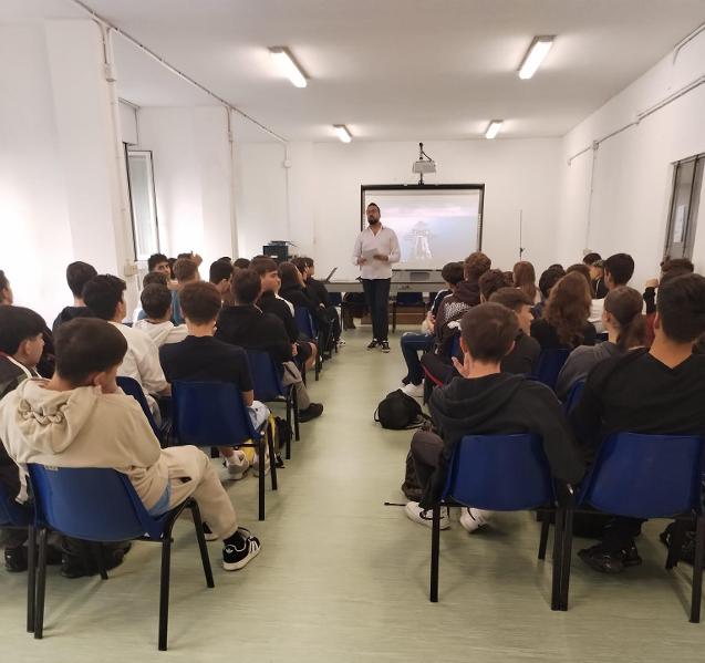 PNRR: al via i laboratori radiofonici contro la dispersione scolastica al Pacinotti Archimede di Roma e all’Anco Marzio di Ostia