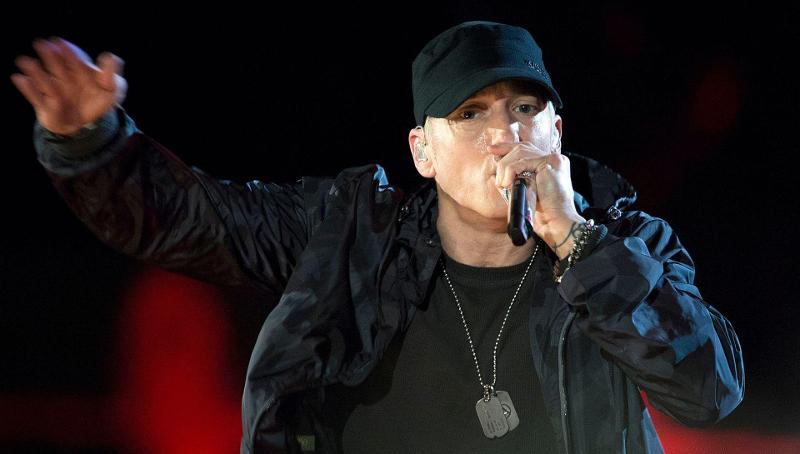 Eminem presenta Obama, lui rappa una strofa di Lose Yourself